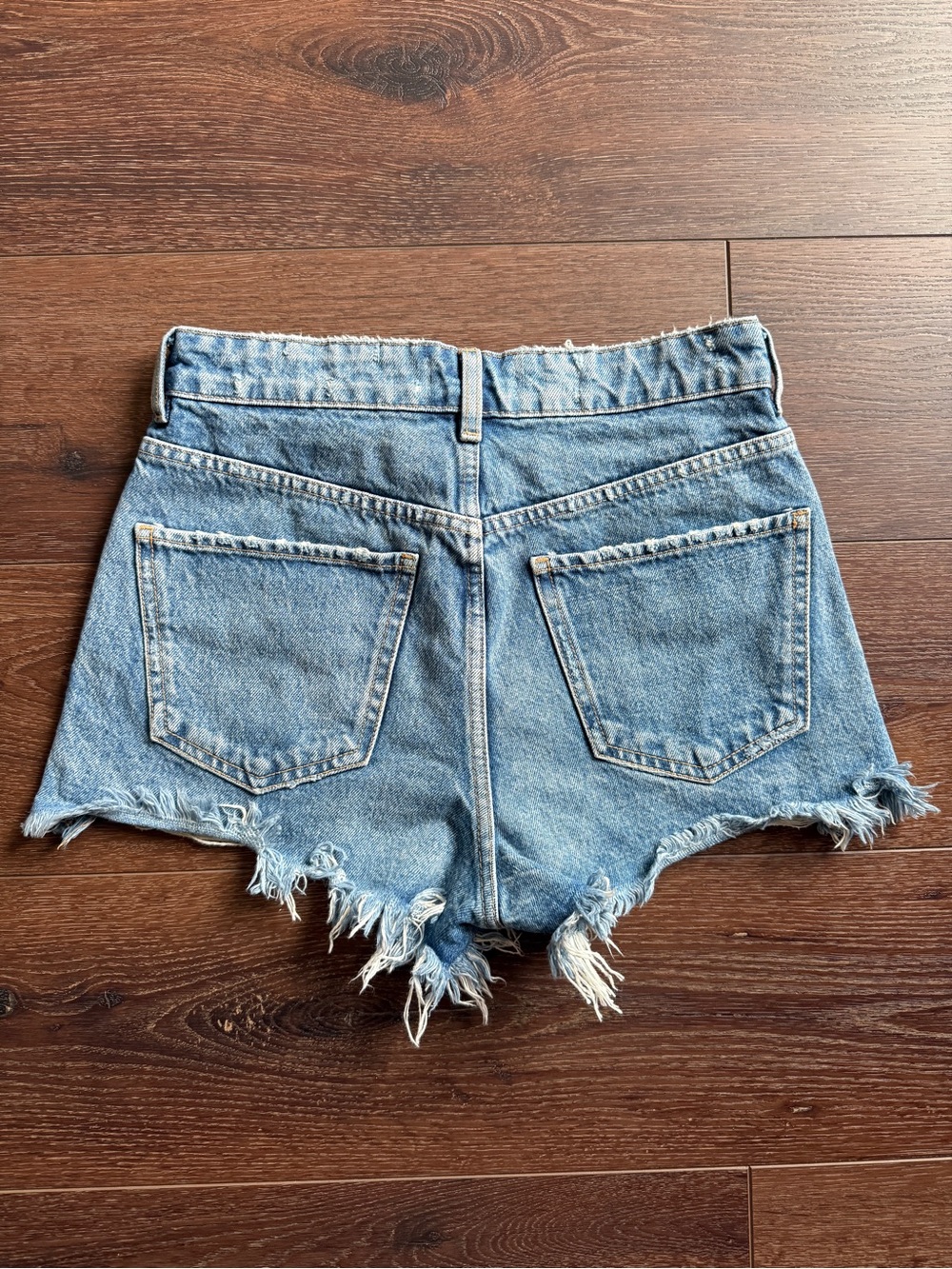 NWT ZARA Light Blue Frayed Hem Denim Shorts - Picture 3 of 4